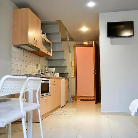 Wooden Ceiling Up To 4 Apartment *