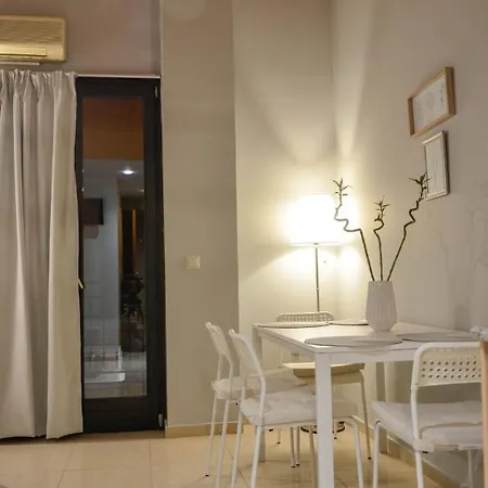 Apartment Wooden Ceiling Up To 4 *