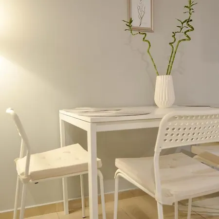 Apartment Wooden Ceiling Up To 4 *