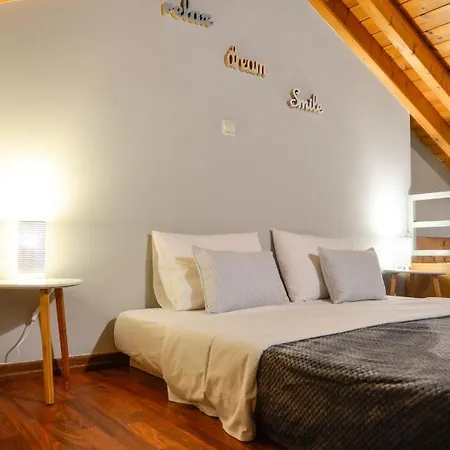 Wooden Ceiling Up To 4 Apartment